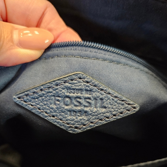 Fossil -Tara Crossbody Bag - Picture 5 of 5